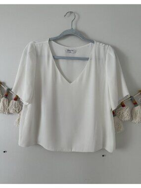 Aritzia Babaton Randy Drapey V-neck Short Sleeve Top Minimalist Modest Basics M